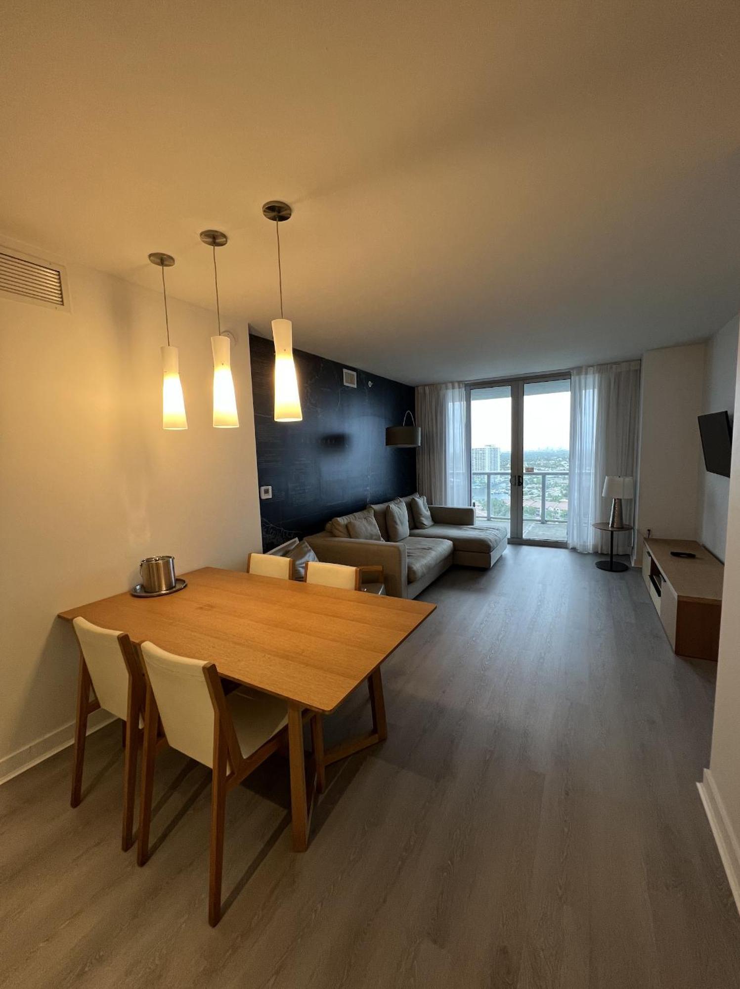 23Rd Floor Luxury & Spacious Beachwalk Resort Apartment With Amazing View ハランデール・ビーチ エクステリア 写真